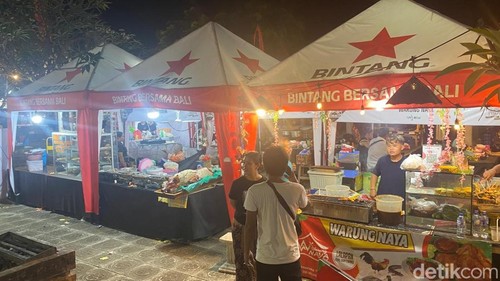 Stand kuliner Karangasem Festival 2026 di Taman Candra Bhuana, Karangasem, Senin (22/6/2026). (foto: I Wayan Selamat Juniasa)