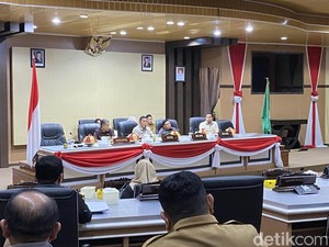 Murka Waka DPRD Parepare ke Sekda Saat Paripurna Buntut Polemik Pojok UMKM