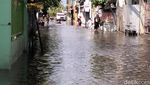Surabaya Dilanda Banjir Hingga Siang