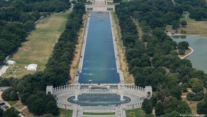 Trump Ancam Penjarakan Pelaku Vandalisme di Lincoln Memorial Reflecting Pool
