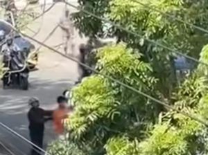Warga Rampoang Cekcok dengan Pelangsir BBM di SPBU gegara Antre Halangi Jalan