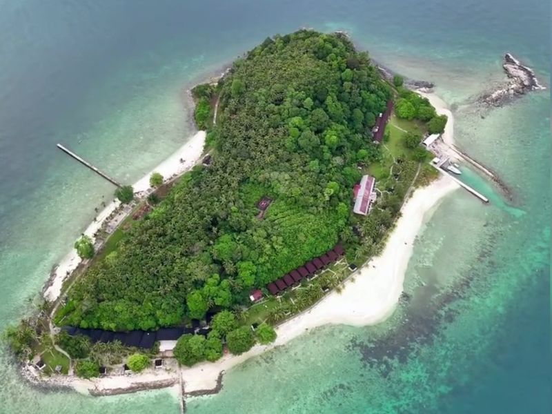 Wisata Pulau Randayan di Kalbar. (dok Randayan Island Resort)