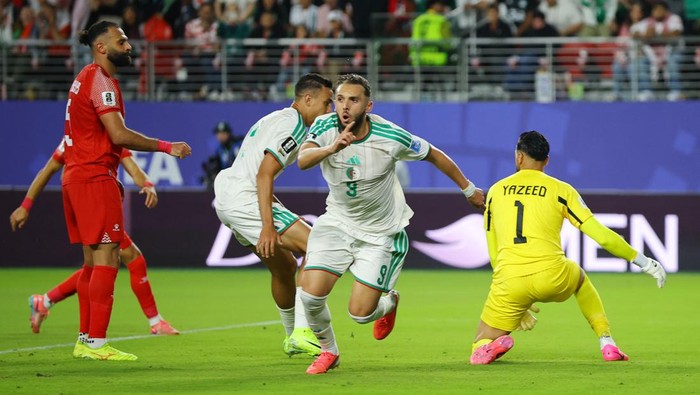 Soccer Football - FIFA World Cup 2026 - Group J - Jordan v Algeria - San Francisco Bay Area Stadium, Santa Clara, California, U.S. - June 22, 2026 Algerias Amine Gouiri celebrates scoring their second goal REUTERS/Carlos Barria