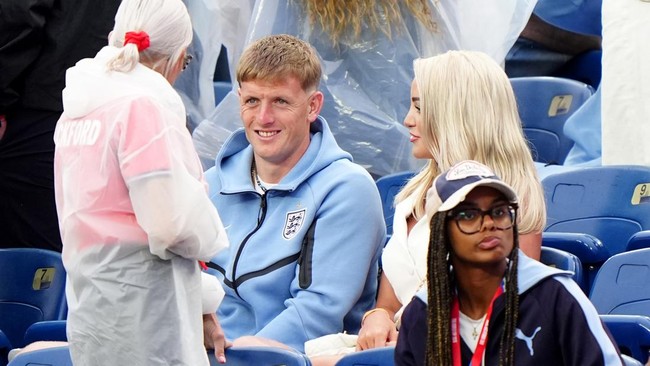 Nilai pakaian di koper Megan tidak diketahui, tetapi menjelang Piala Dunia, ia dilaporkan sempat berbelanja senilai £ 6.000 (Rp 141 jutaan) di butik desainer Celine. Foto: PA Images via Getty Images/Bradley Collyer - PA Images