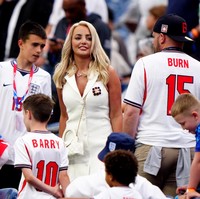 Gaya Istri Jordan Pickford Setelah Drama Koper Hilang, Kini Tampil Glamor