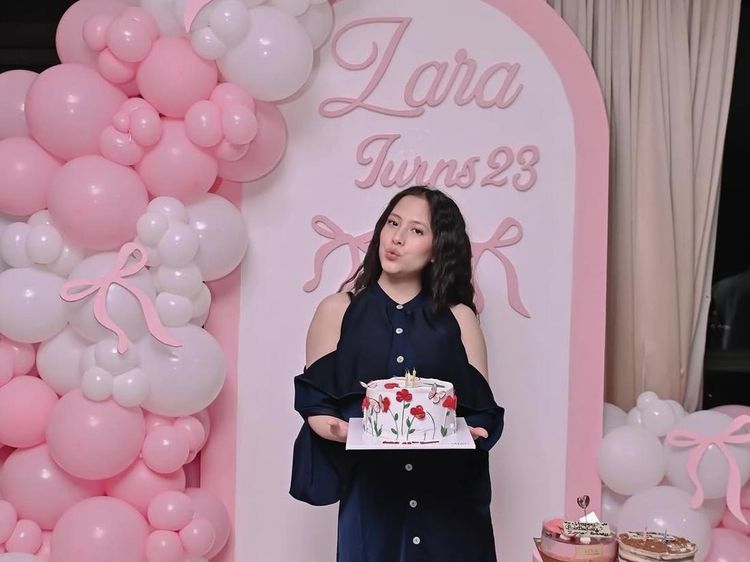 8 Potret Adhisty Zara Rayakan Ultah ke-23, Baby Bump Curi Atensi