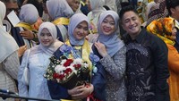 Irfan Hakim gak menyangka anaknya sudah mau kuliah. Gak berasa sudah mau kuliah. Alhamdulillah tua. Semoga langkahmu selalu penuh berkah dan kebahagiaan, tulisnya dilihat di Instagram, Kamis (25/6/2026). (Foto: dok Instagram aishakeem15)