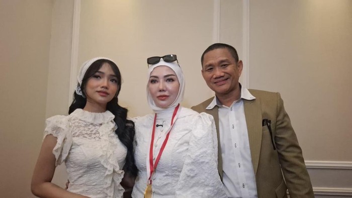 Bella Sophie dan Fuji