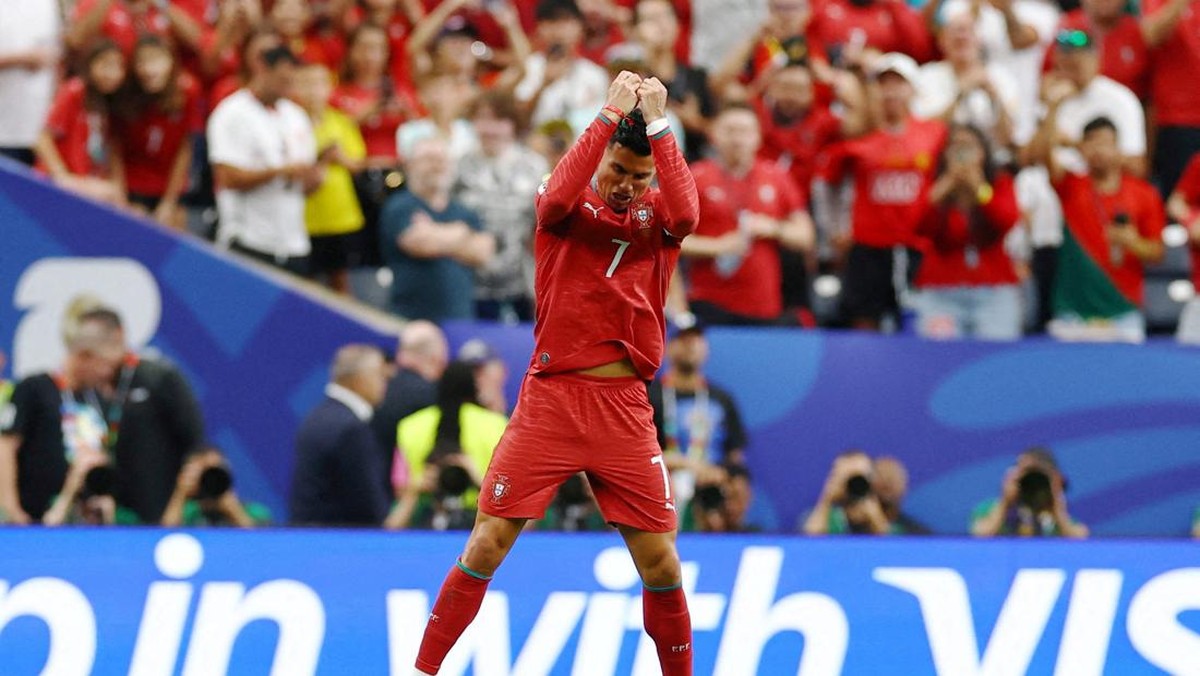 Cristiano Ronaldo Cristiano Ronaldo