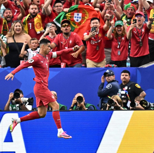 Cristiano Ronaldo Pecahkan Rekor Dunia! Gol di Enam Piala Dunia Beruntun