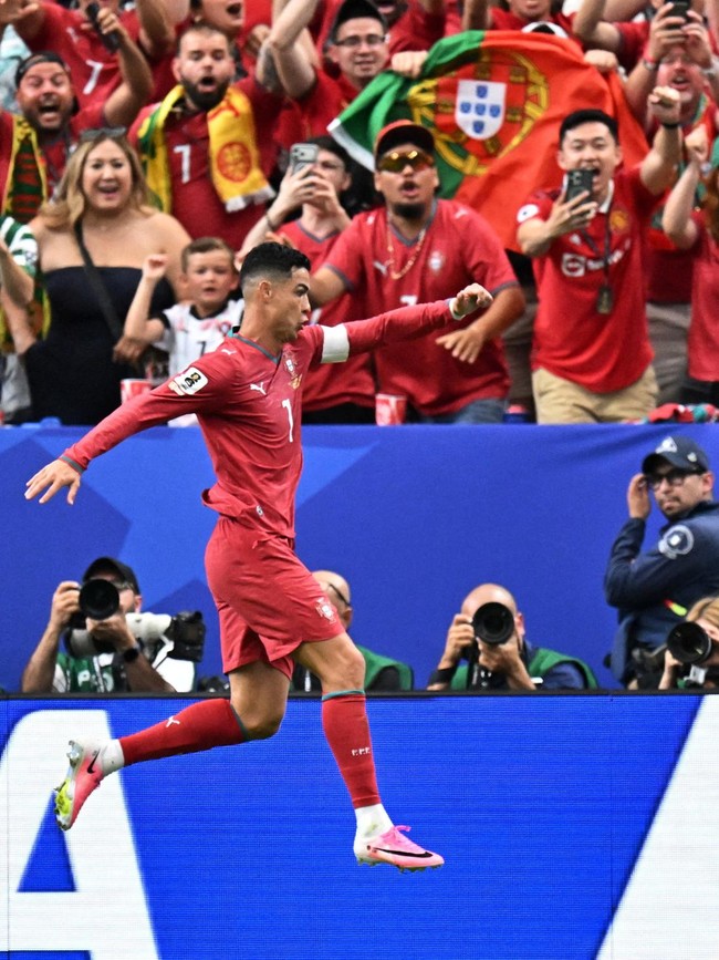 Cristiano Ronaldo Pecahkan Rekor Dunia! Gol di Enam Piala Dunia Beruntun