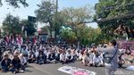 Demo Dukung MBG di Mojokerto