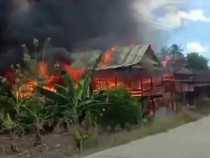 Kebakaran Hanguskan 4 Rumah di Ganra Soppeng, Saksi Sempat Dengar Ledakan