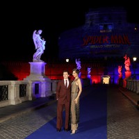 Sejoli Zendaya dan Tom Holland kini berada di Roma untuk mempromosikan film terbaru mereka, ‘Spider-Man: Brand New Day’. Acara premier digelar di Ponte SantAngelo, Selasa (23/6/2026). (Foto: REUTERS/Francesco Fotia)