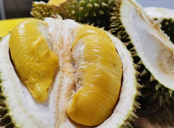 Kios Durian Ini Bagikan 1 Ton Durian Gratis Setiap Hari