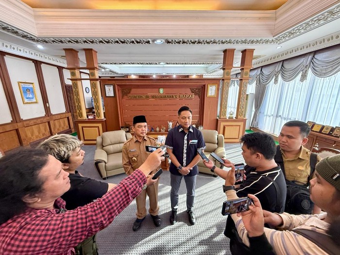 Gubernur Kalbar Ria Norsan dan Sales Area Manager Pertamina Patra Niaga Kalbar Widhi Tri Adhi Hidayat, Rabu (24/6/2026). (dok Istimewa)