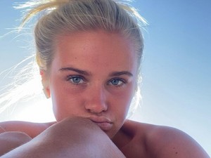 Viral Pelatih Norwegia Selebrasi Cium Istri, Putri Cantiknya Jadi Perhatian