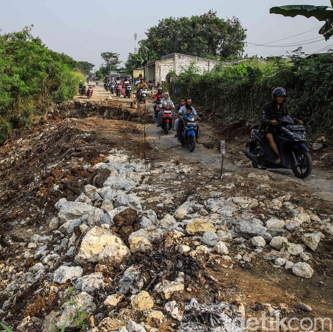 Jalan Raya CBL Memprihatinkan, 4 Titik Longsor Dibiarkan Berbulan-bulan