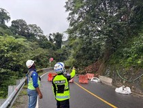 Pasca Longsor, Jalur Lembah Anai Sumbar Sudah Dibuka Lagi Pagi ini