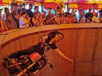 Cerita Karmila Purba Joki Tong Setan Asal Sumut yang Kini Manggung di Inggris