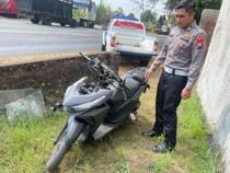 Remaja Blitar Meninggal Usai Motornya Tertabrak Truk Saat Menyeberang