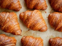Croissant Viral Mirip Organ Intim Apa Bisa Bersertifikat Halal? Ini Kata LPPOM