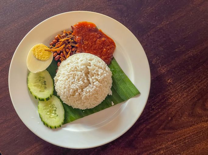 Kenapa Orang Rela Bayar Mahal untuk Croissant, Tapi Protes Jika Makanan Lokal?