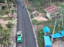 Pandangan Akademisi soal Gubsu Bobby Bangun Jalan di Sipiongot