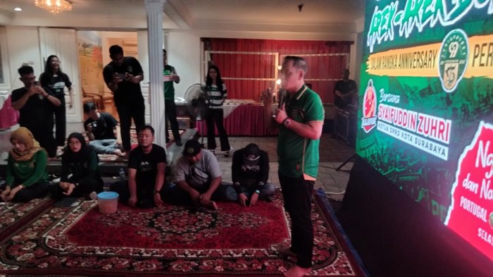 Ketua DPRD Surabaya nobar Piala Dunia bareng Bonek