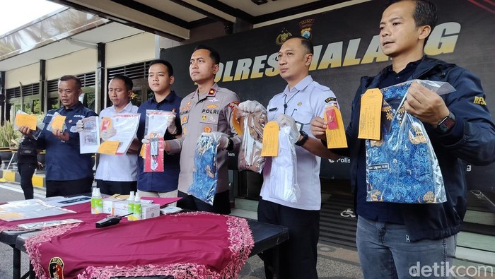 Konferensi pers penipuan ngaku ASN