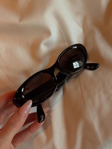 Kylie Jenner untuk Meta Glasses.