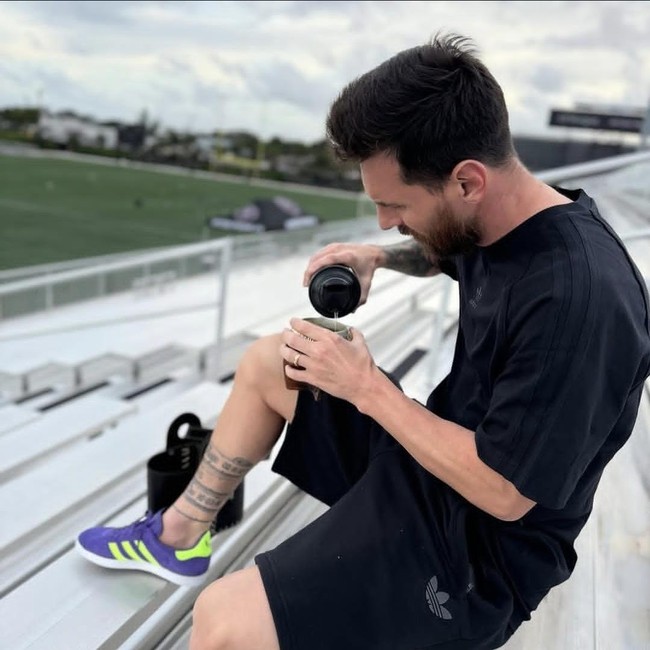 Lionel Messi Suka Minum Yerba Mate, Tehnya Dibawa Sampai ke Lapangan!