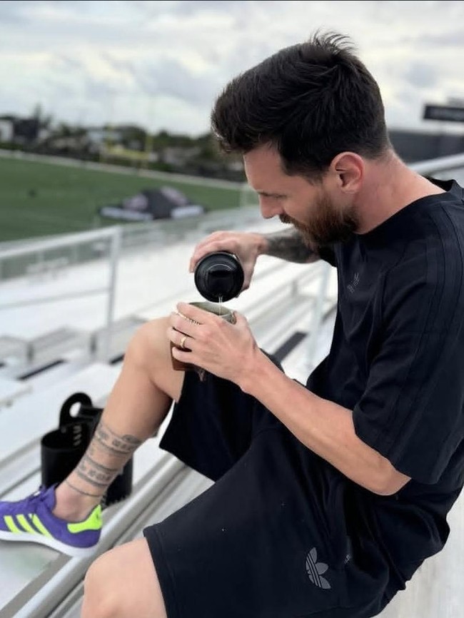 Lionel Messi Suka Minum Yerba Mate, Tehnya Dibawa Sampai ke Lapangan!