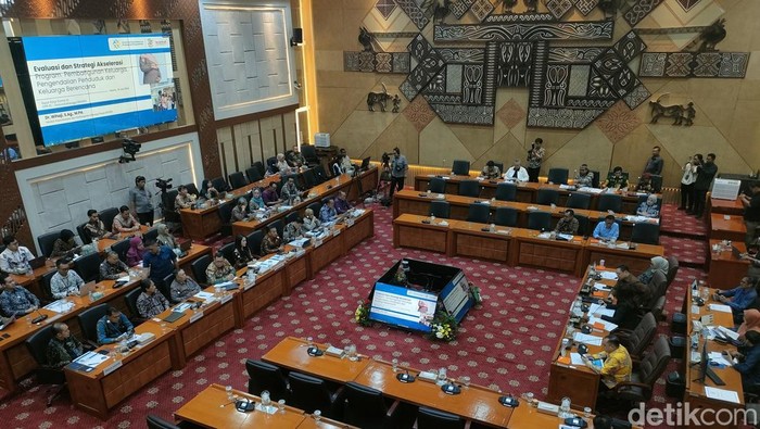 Menteri Wihaji Rapat di DPR
