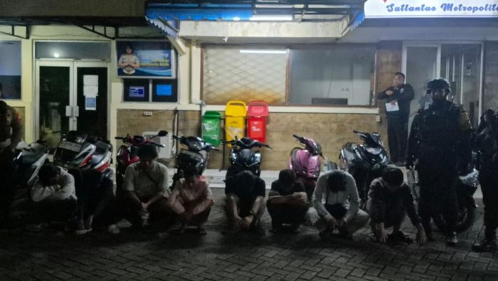 Patroli polisi di Duren Sawit membubarkan balap liar dan menyita 8 motor, Rabu (24/6/2026) dini hari.