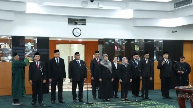 Plt Setjen MPR Lantik 3 Pejabat Tinggi Pratama Plt Setjen MPR Lantik 3 Pejabat Tinggi Pratama