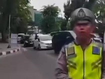 Viral Polisi Adu Mulut dengan Pemobil gegara Pengalihan Lalin Saat Demo di Medan