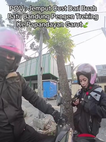 Pria ini buka jasa unik teman sewaan untuk kondangan, wisuda, nongkrong, hingga touring luar kota bagi masyarakat yang tidak ingin bepergian sendirian.