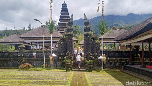 Pura Pengubengan, Besakih, Karangasem, Bali. (Foto: I Wayan Selamat Juniasa)