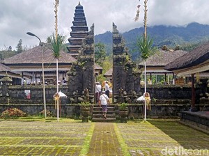 Viral Pengunjung Pura Besakih Ngamuk-ngamuk Saat Ditegur Putar Musik Kencang
