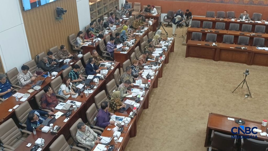 Rapat kerja Komisi VI DPR RI dengan PELNI, ASDP dan DAMRI, Rabu (24/6/2026). Rapat kerja Komisi VI DPR RI dengan PELNI, ASDP dan DAMRI, Rabu (24/6/2026). (CNBC Indonesia/Ferry Sandi)