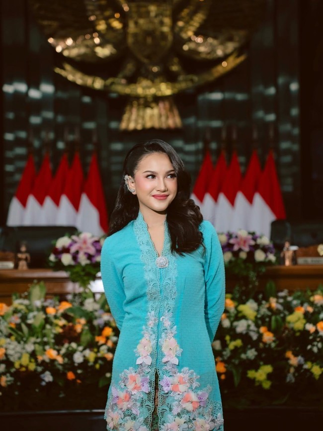 Penampilan Rara Sudirman Meriahkan Rapat Paripurna DPRD