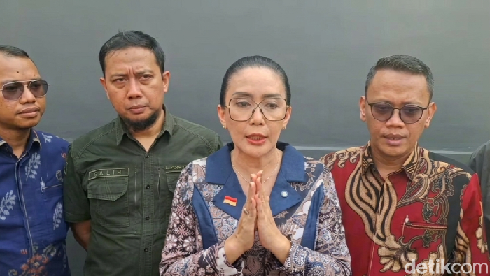 Rieke Diah Pitaloka hadiri sidang PK Nikita Mirzani.