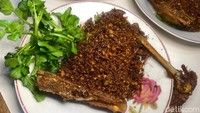 RM Wangi Seruni: Cobain Ayam Goreng Ketumbar yang Hits di Bandung