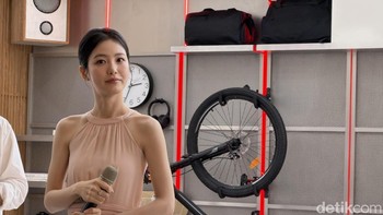 Shin Ye Eun tampil anggun sambil berbagi pengalaman mengenai pentingnya rumah sebagai tempat beristirahat dan memulihkan energi. Foto: Adi FR/detikINET
