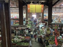 Jelang Kuningan, Pedagang Pasar Galiran Klungkung Keluhkan Pembeli Sepi