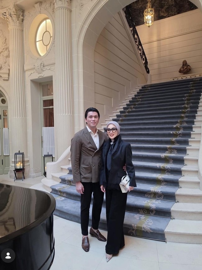 Gaya Syahrini Rayakan Ultah Reino Barack di Belgia, Tenteng Tas Rp 10,7 M