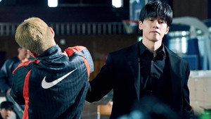 Kim Moo Yul yang lagi meroket berkat Teach You a Lesson di Netflix masuk daftar ini dengan skor indeks brand reputasi tembus 7,9 juta poin. (Foto: Dok. Netflix)