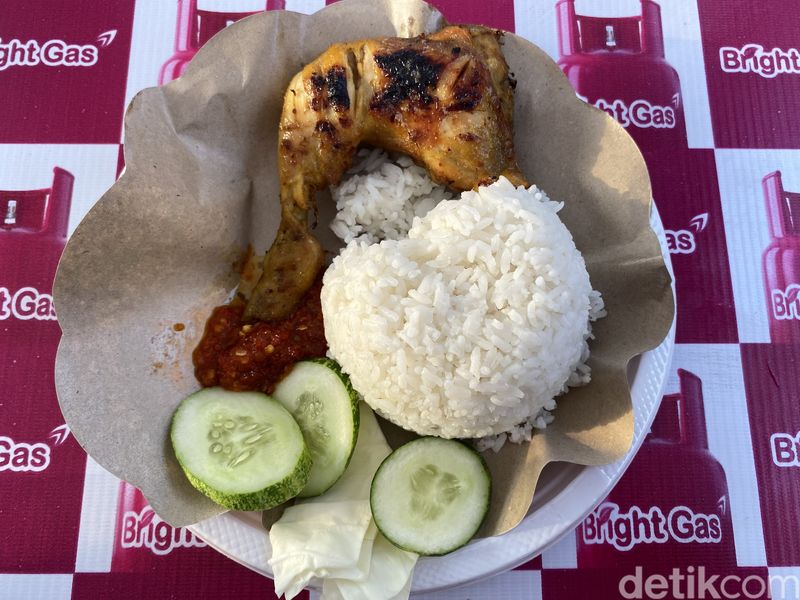 Kuliner di area UMKM PRJ 2026