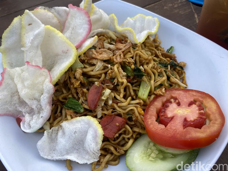 Kuliner di area UMKM PRJ 2026